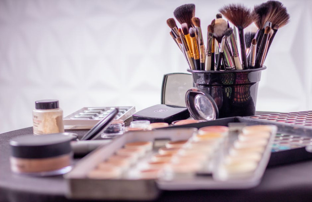 Wanneer kun je make-up gebruiken na een ooglidcorrectie?