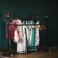 Wat betekent ‘capsule wardrobe’ eigenlijk? Uitleg en tips