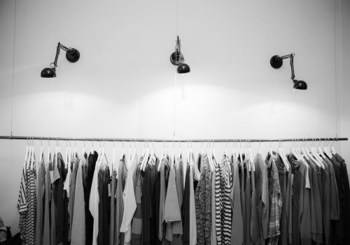 Wat is een capsule wardrobe en hoe stel je er zelf een samen?