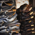 Met welke nieuwe jeansstijlen kom je goed voor de dag?