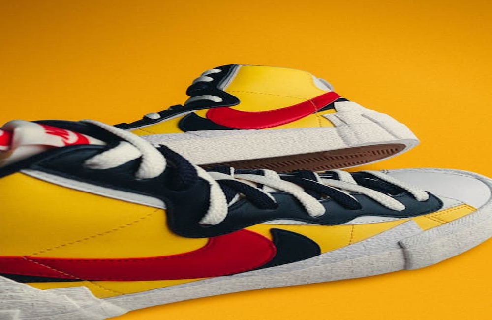 Hoe combineer je sneakers met een vrouwelijke outfit?